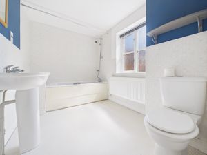 family bathroom- click for photo gallery